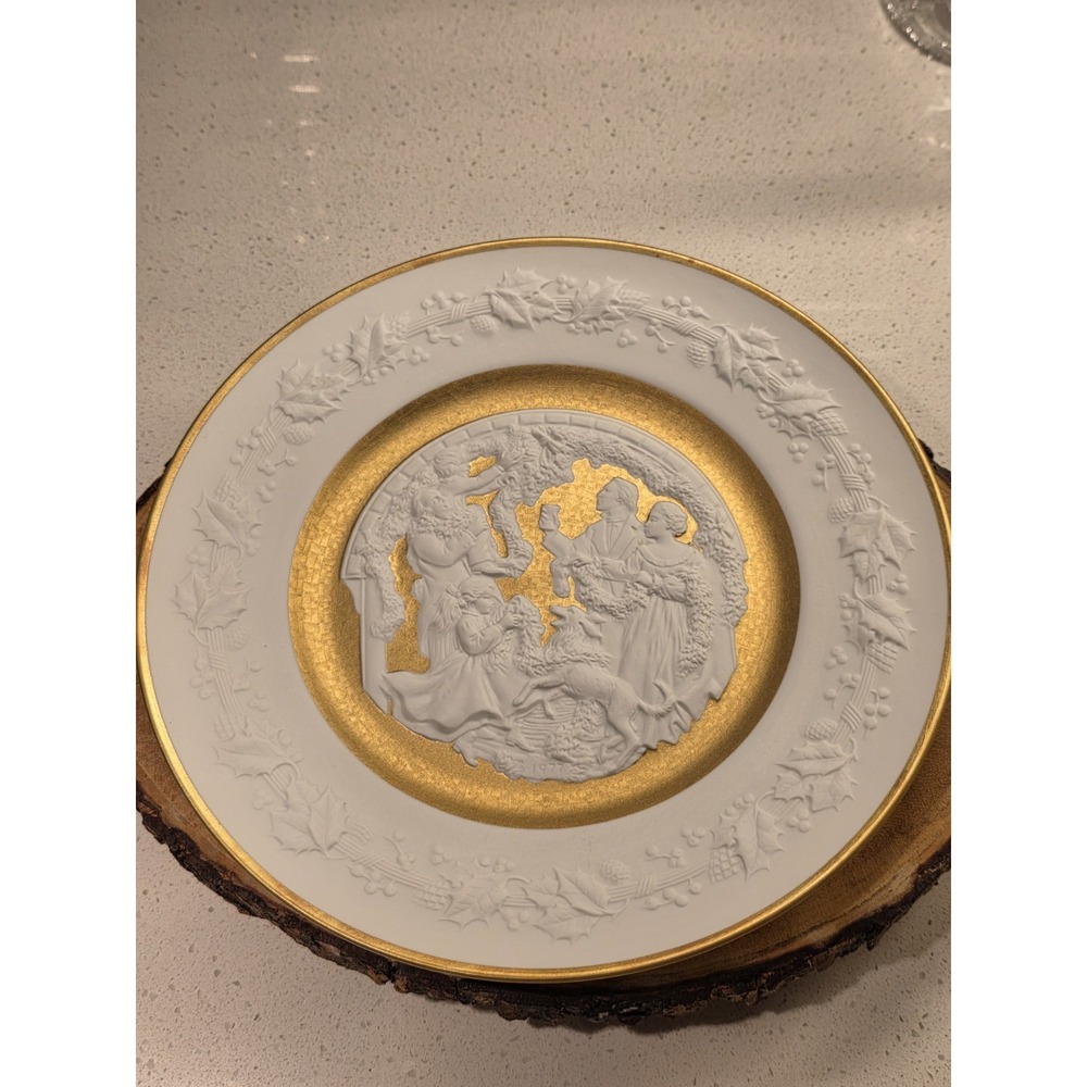 Franklin Porcelain 1977 Christmas Plate Deck the Halls Bisque Bavaria with Stand
